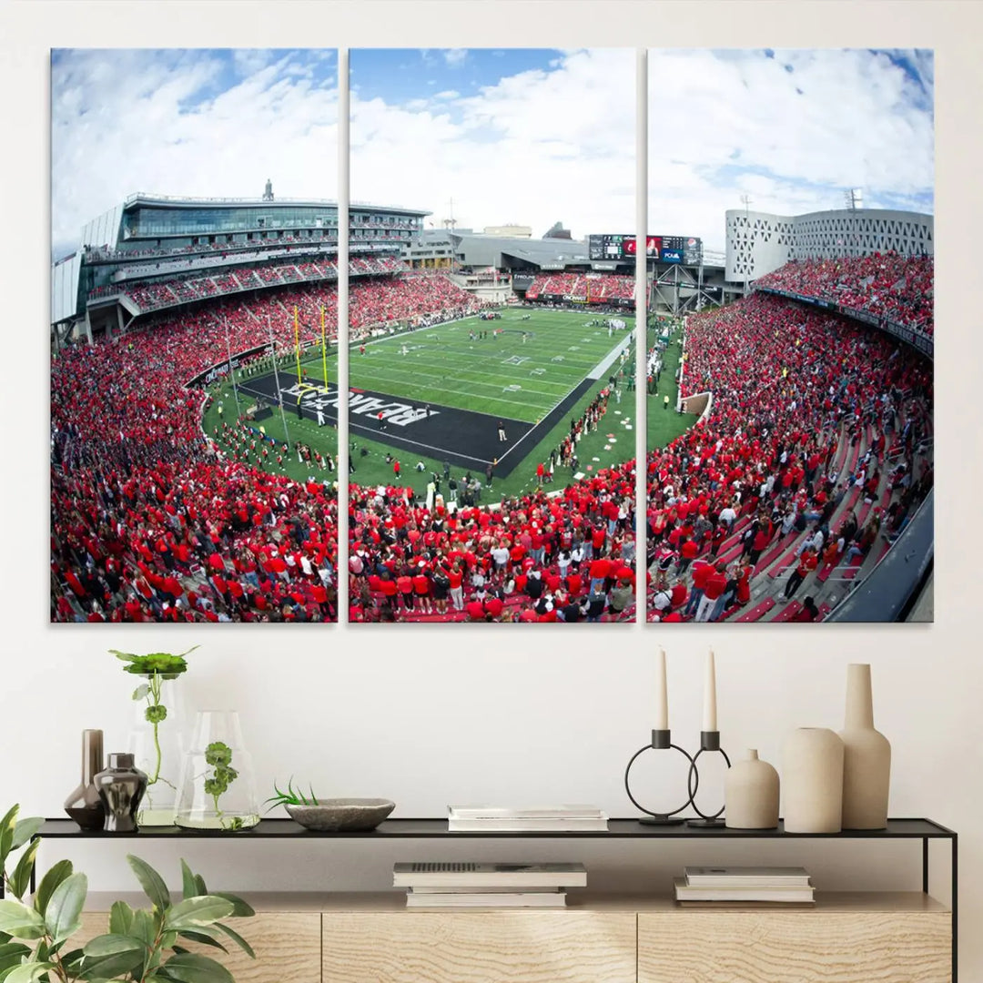 Cincinnati Bearcats Football Team Print - Nippert Stadium Wall Art Canvas Print