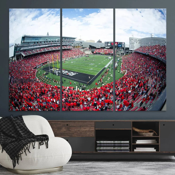 Cincinnati Bearcats Football Team Print - Nippert Stadium Wall Art Canvas Print