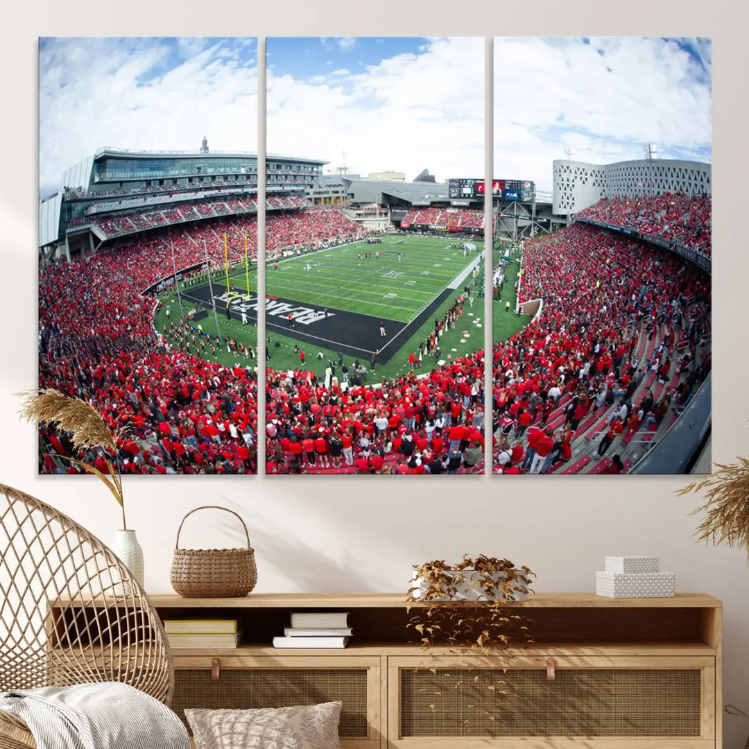 Cincinnati Bearcats Football Team Print - Nippert Stadium Wall Art Canvas Print