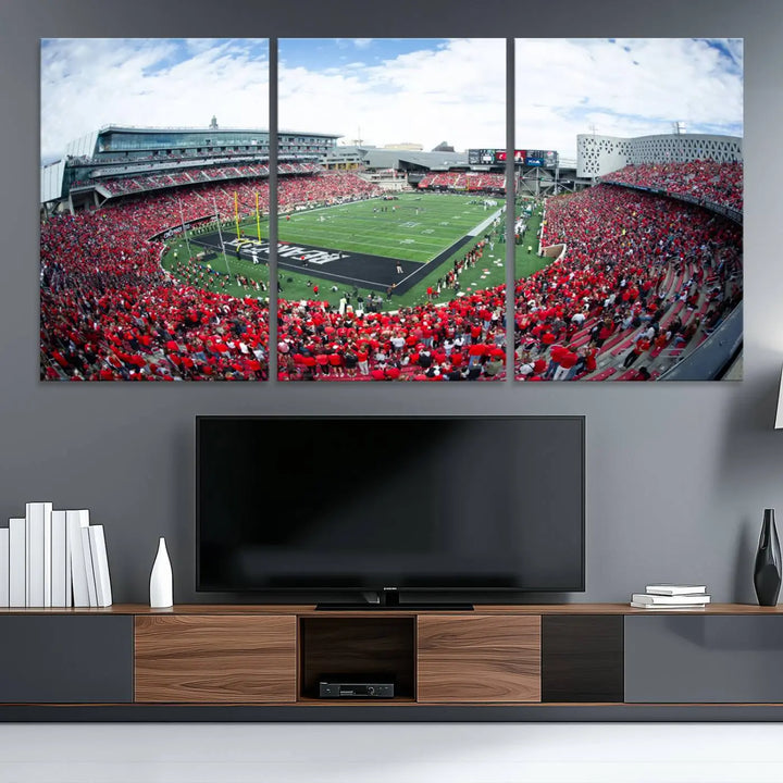 Cincinnati Bearcats Football Team Print - Nippert Stadium Wall Art Canvas Print