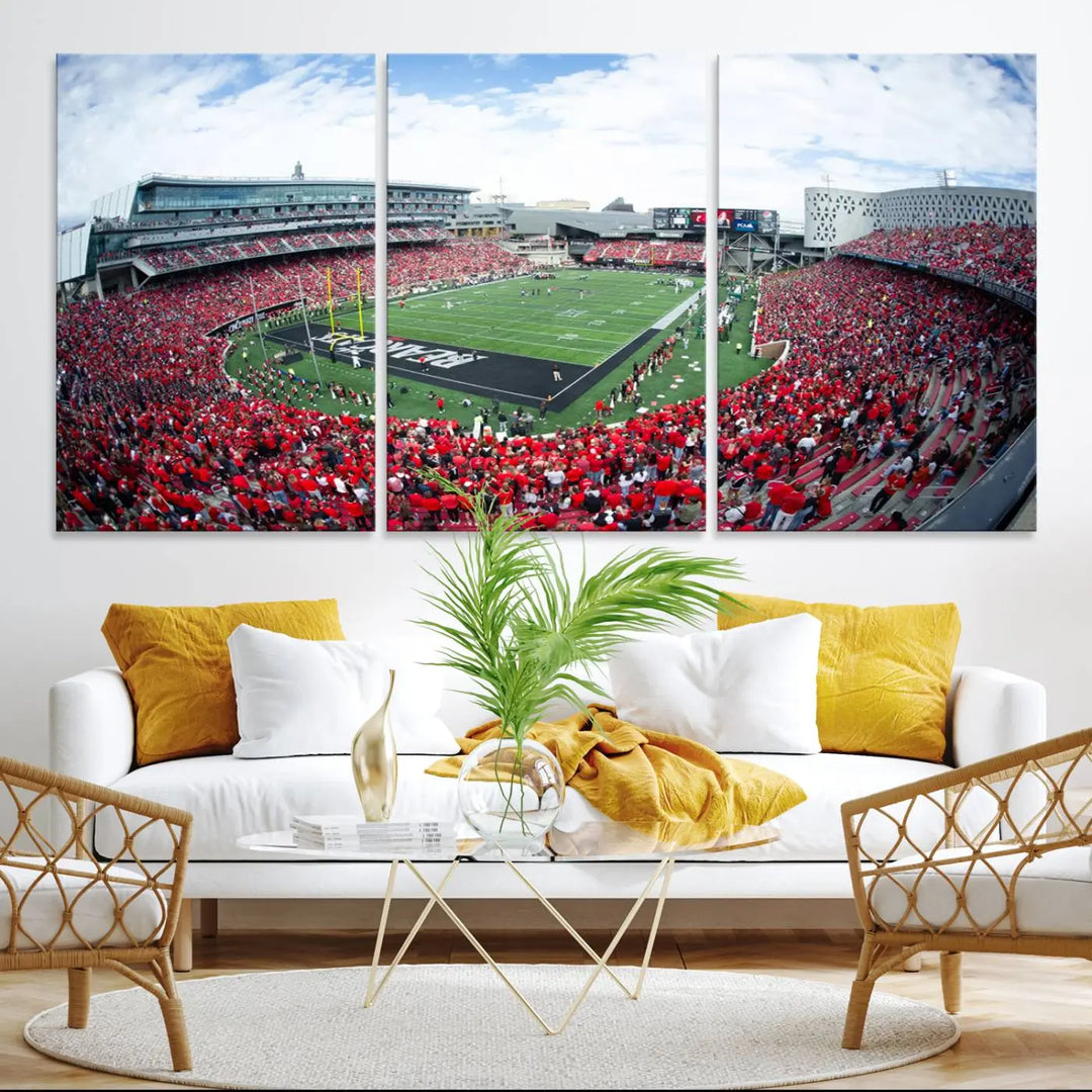 Cincinnati Bearcats Football Team Print - Nippert Stadium Wall Art Canvas Print