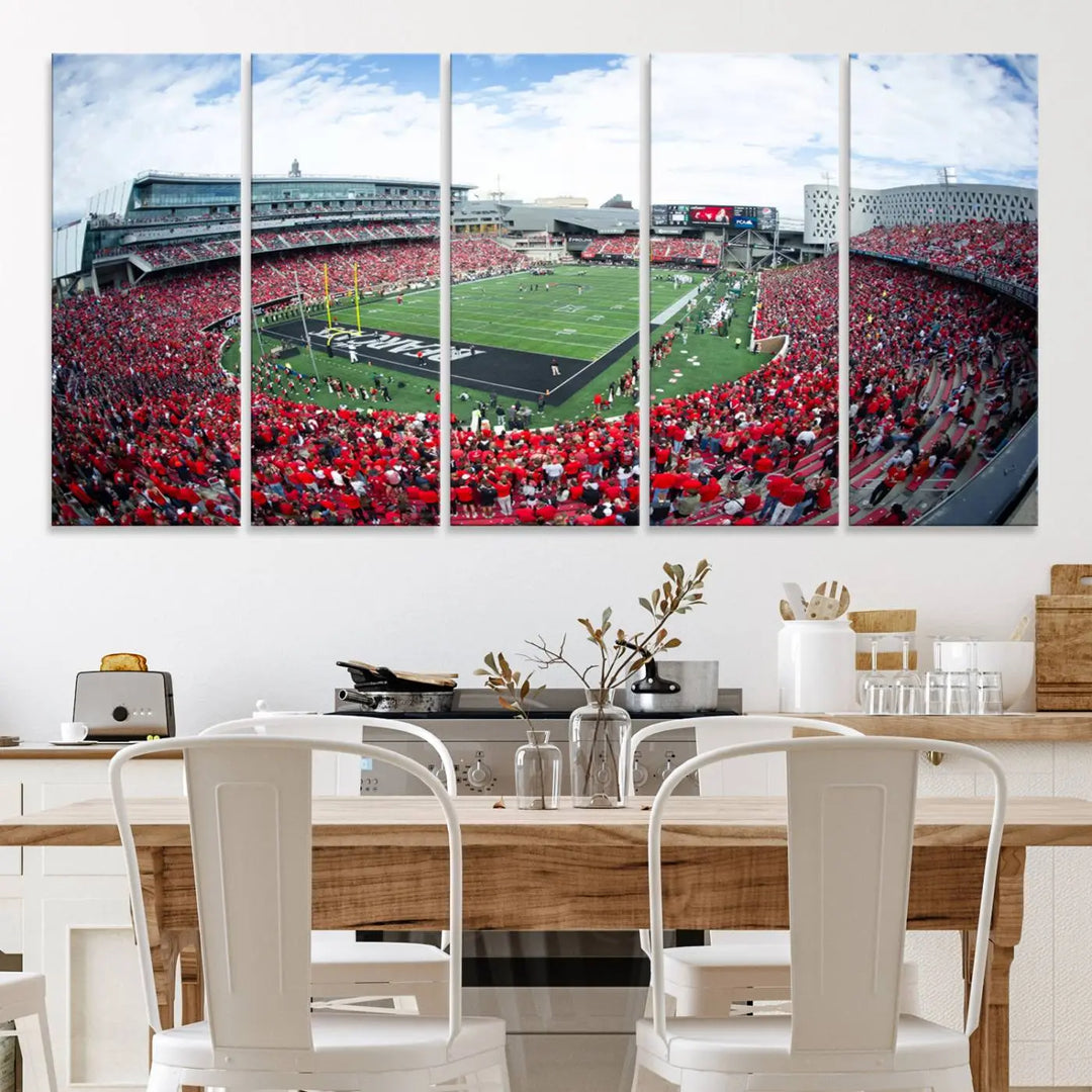 Cincinnati Bearcats Football Team Print - Nippert Stadium Wall Art Canvas Print