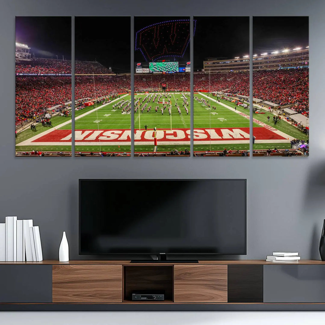 Wisconsin Badgers Football Team Print - Madison Camp Randall Stadium Wall Art Canvas Print