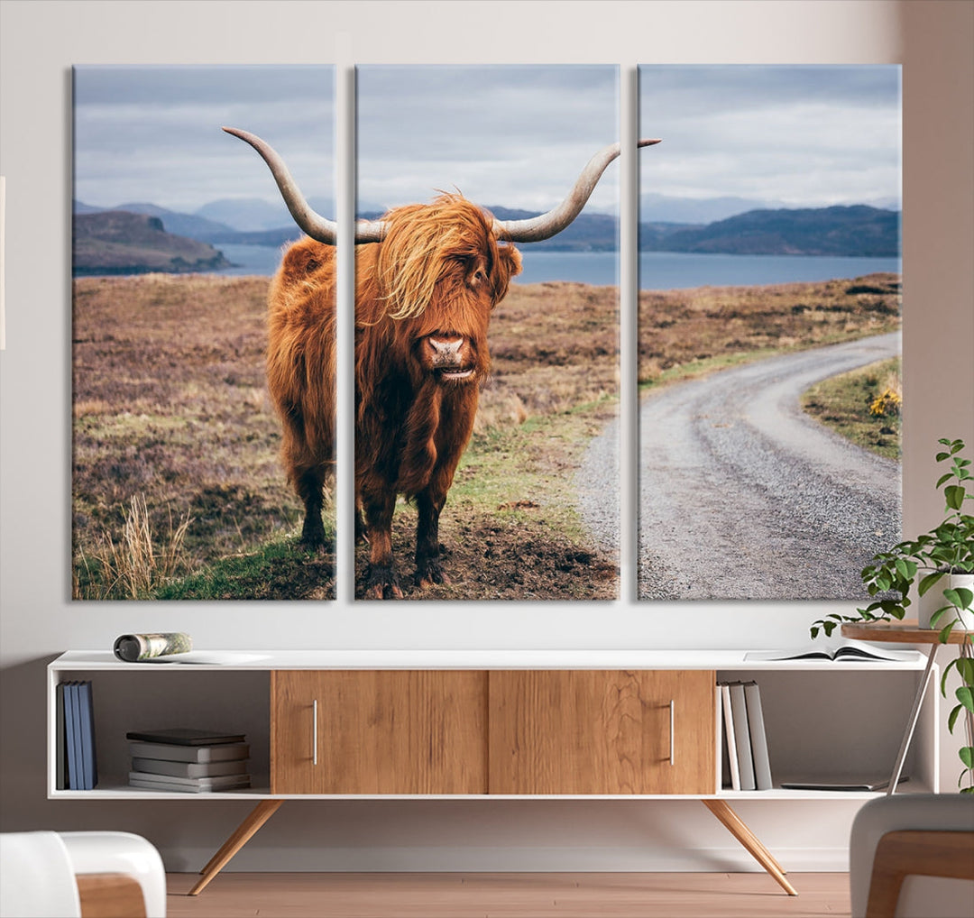 Highland Cow Large Canvas Wall Art Print Nature Photography Art Landscape Wall Art Home Decor Cattle Canvas Print Animal Art Living Room Wall Art Framed Original Canvas Art Birthday Gift