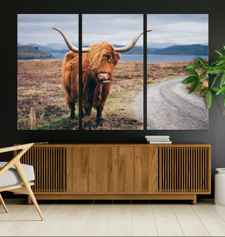 Highland Cow Large Canvas Wall Art Print Nature Photography Art Landscape Wall Art Home Decor Cattle Canvas Print Animal Art Living Room Wall Art Framed Original Canvas Art Birthday Gift