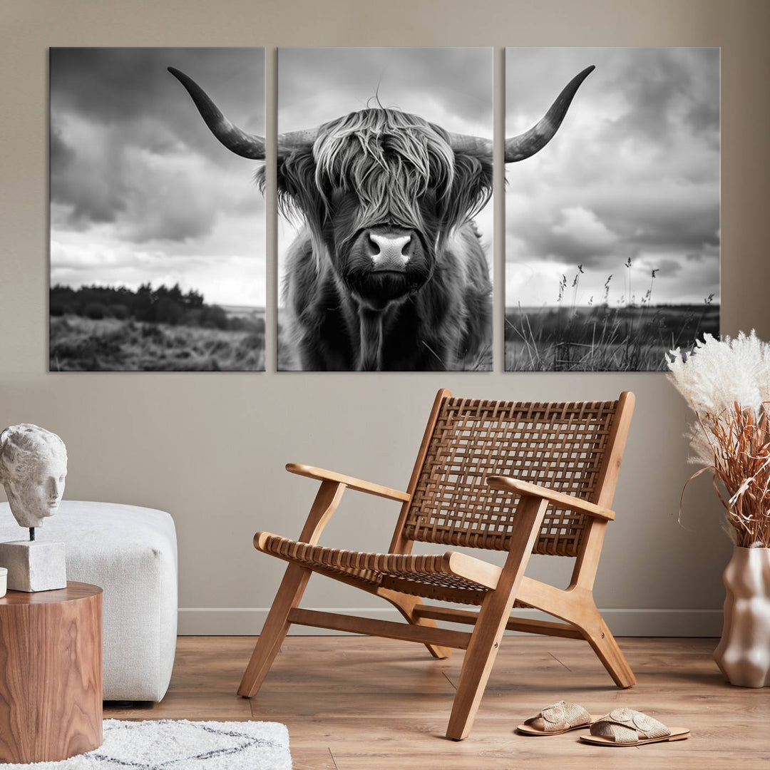 Scottish Highland Cow Longhorn Canvas Wall Art Print, Large Highland Cow Horn Wall Art Canvas Print for Living Room, Modern Farmhouse Decor