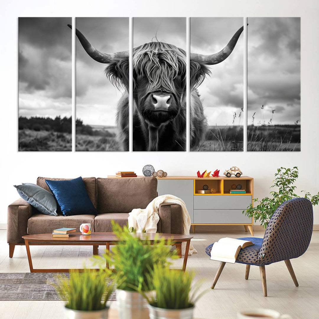 Scottish Highland Cow Longhorn Canvas Wall Art Print, Large Highland Cow Horn Wall Art Canvas Print for Living Room, Modern Farmhouse Decor