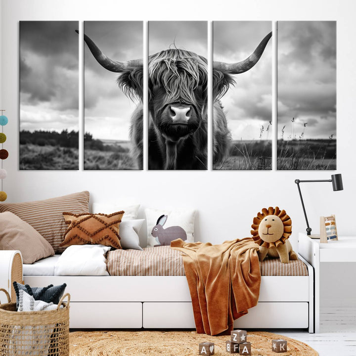 Scottish Highland Cow Longhorn Canvas Wall Art Print, Large Highland Cow Horn Wall Art Canvas Print for Living Room, Modern Farmhouse Decor