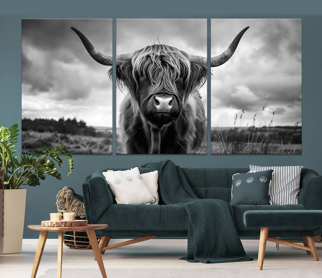 Scottish Highland Cow Longhorn Canvas Wall Art Print, Large Highland Cow Horn Wall Art Canvas Print for Living Room, Modern Farmhouse Decor