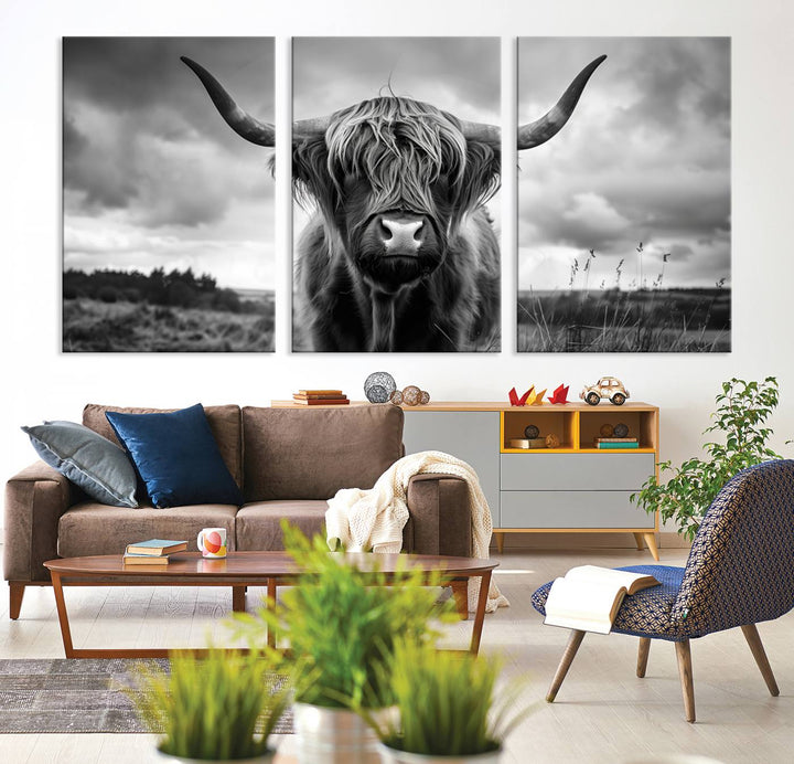 Scottish Highland Cow Longhorn Canvas Wall Art Print, Large Highland Cow Horn Wall Art Canvas Print for Living Room, Modern Farmhouse Decor